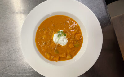A COZY FALL FEAST: MULLIGATAWNY SOUP WITH SEASONAL SIPS
